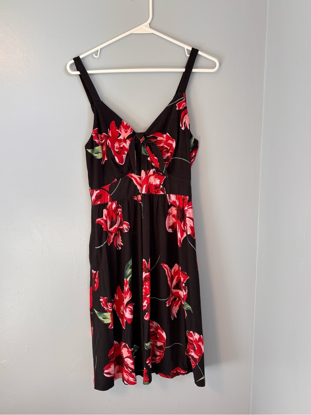 Black Midi Dress with Red Floral Print and V-Neck